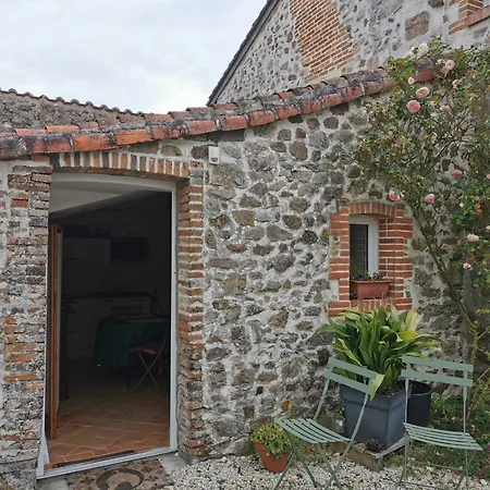 Meuble Independant A La Campagne
